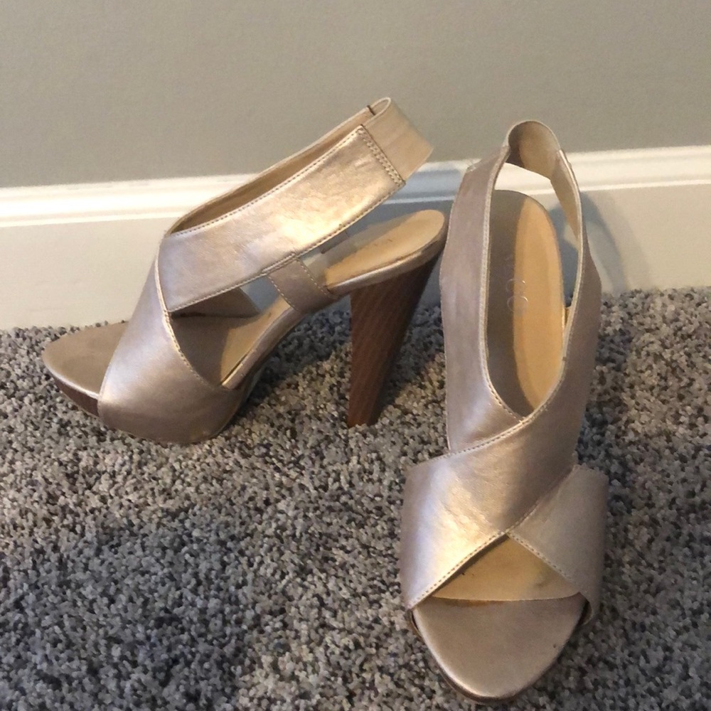 High heel shoes